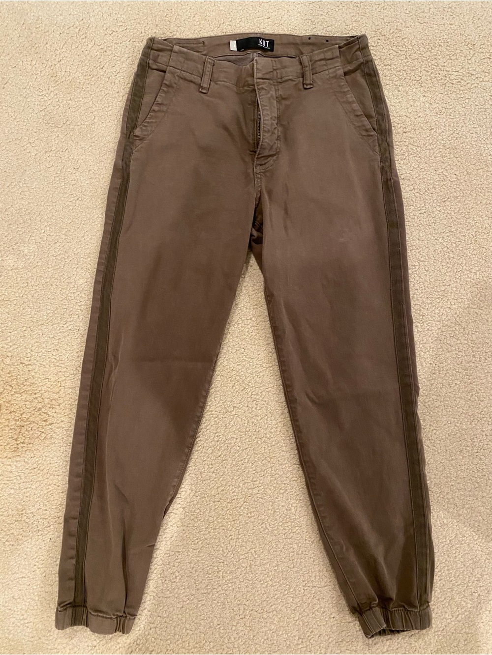 Kut from the Kloth Men's Olive Jogger Chinos with Side Stripe